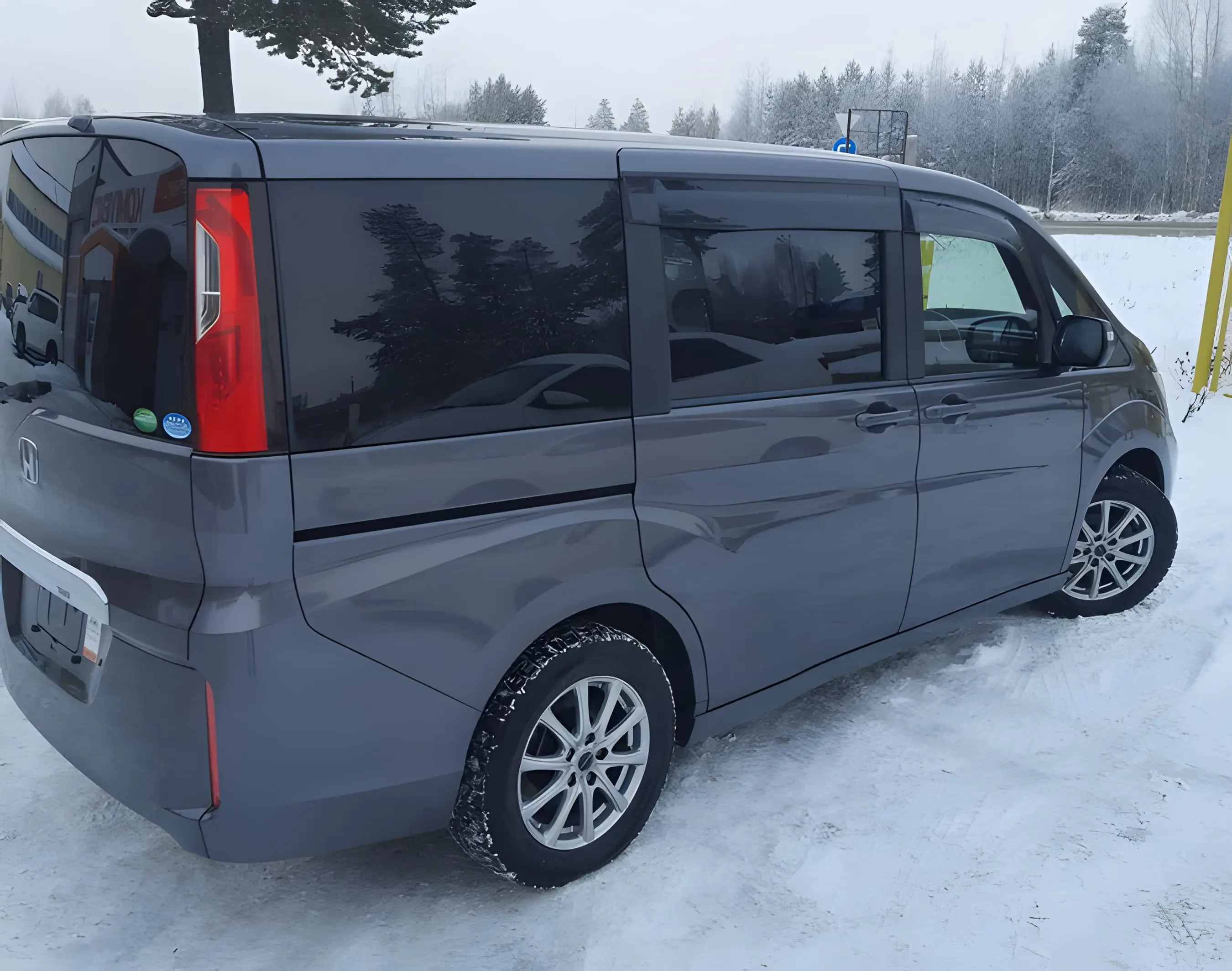 Микроавтобус Honda Stepwgn Spada