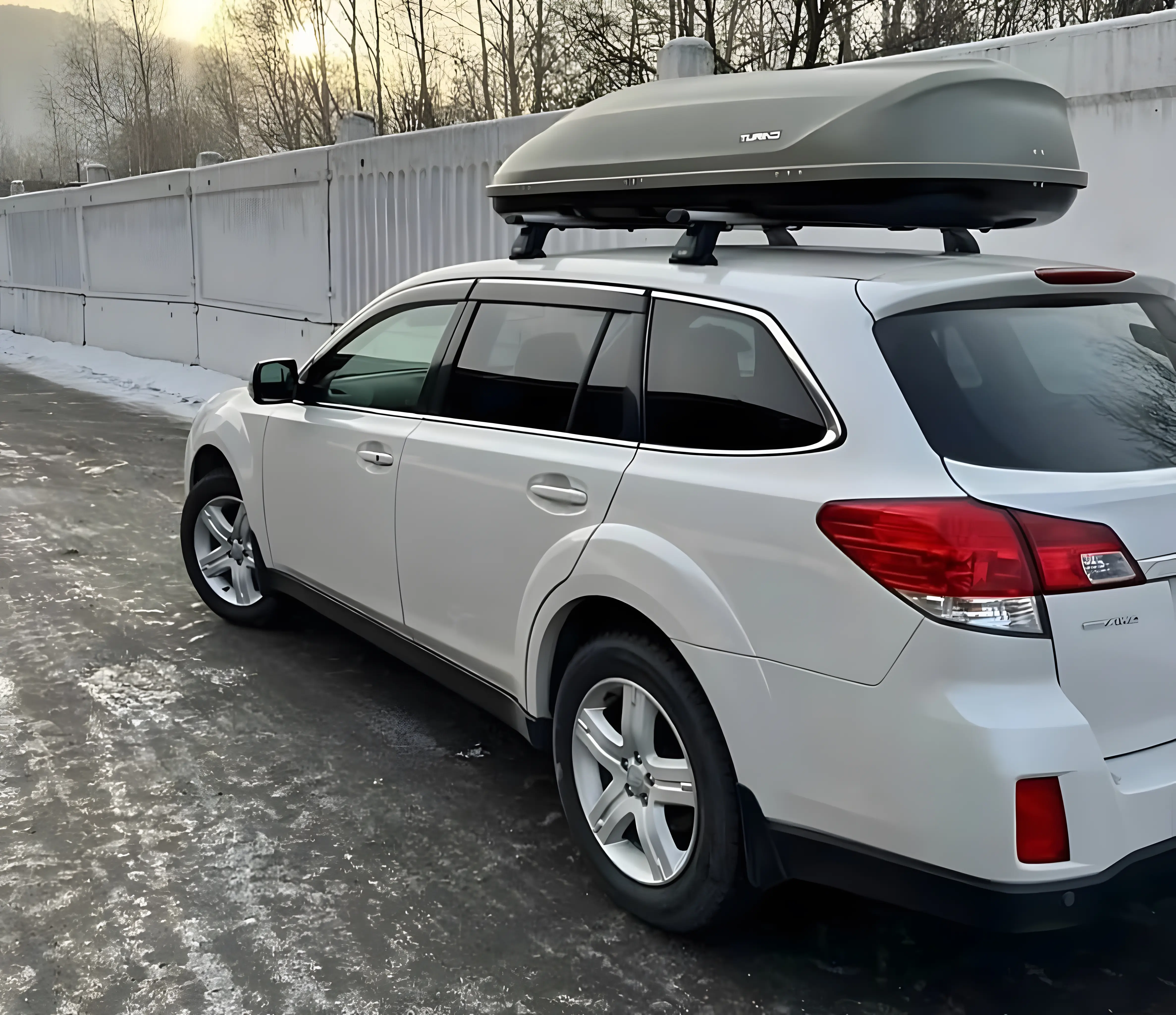 Автомобиль Subaru кроссовер